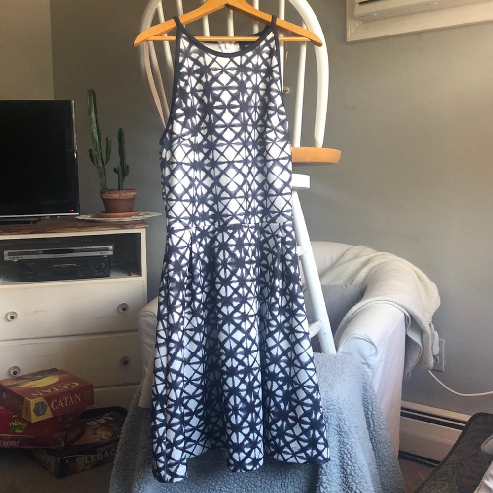 Mossimo Black and white pattern sleeveless dress